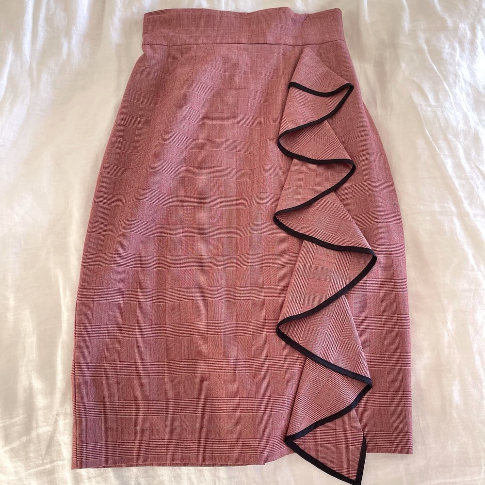 Red, white with black trim pencil skirt